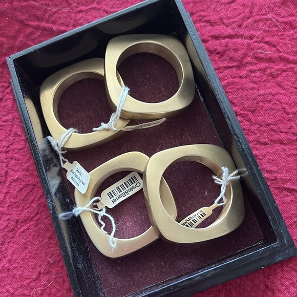 Crate&Barrel Brass Napkin Rings (set of 4) - Picture 13 of 13